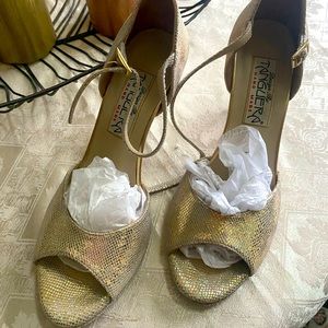 Beautiful handmade tango shoes from Argentina by Tanguera